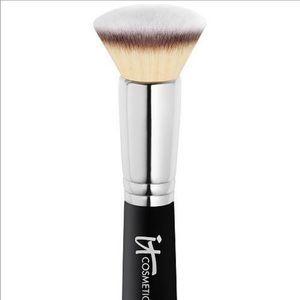 itcosmetics Heavenly Luxe Flat Top Buffing Brush